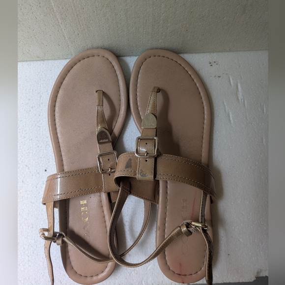 Coach Tan Patent Leather Thong Flat Sandals Size 7.5B - Picture 8 of 8